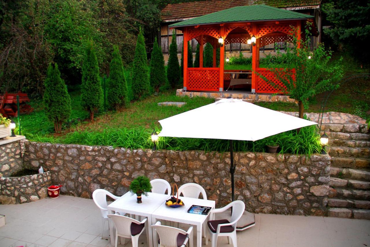 Downtown Green Oasis Apartments Sarajevo Ngoại thất bức ảnh