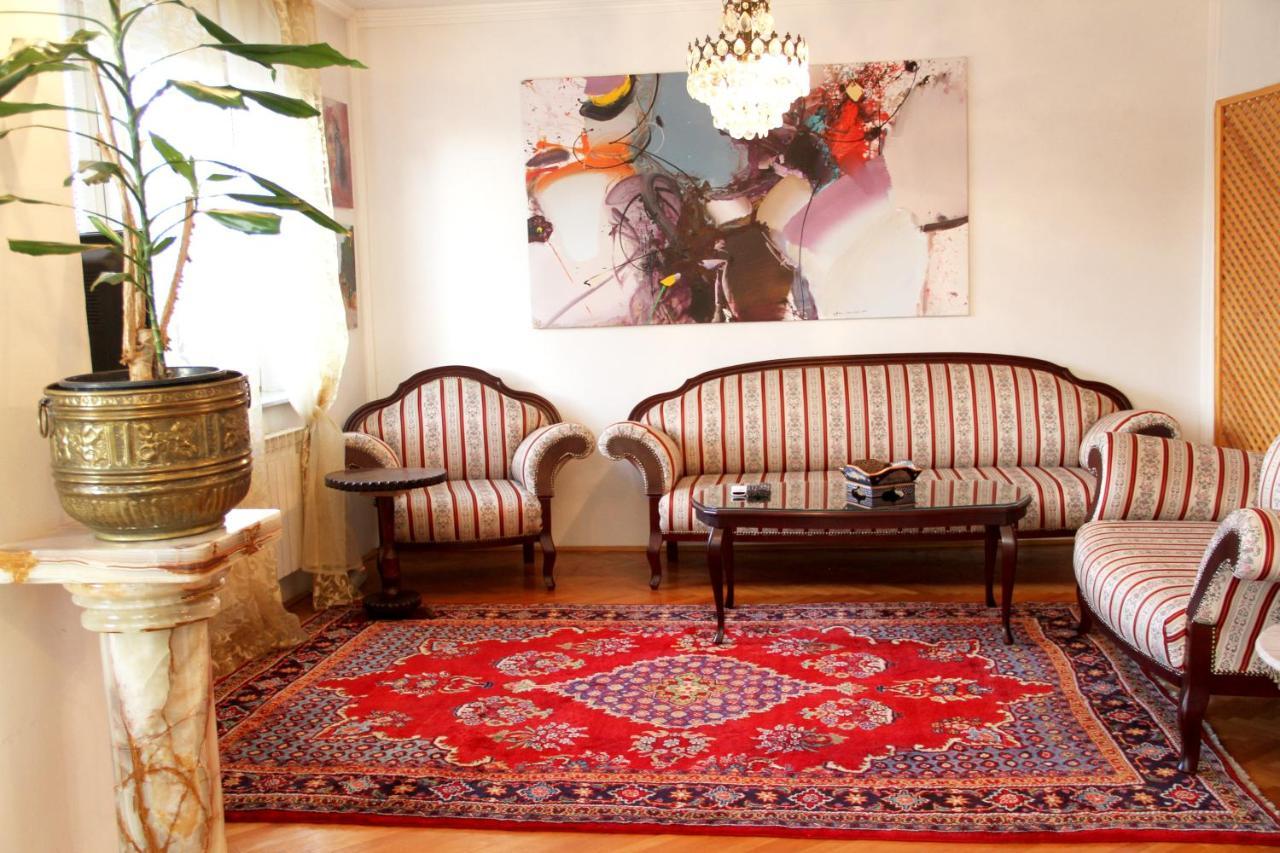 Downtown Green Oasis Apartments Sarajevo Ngoại thất bức ảnh