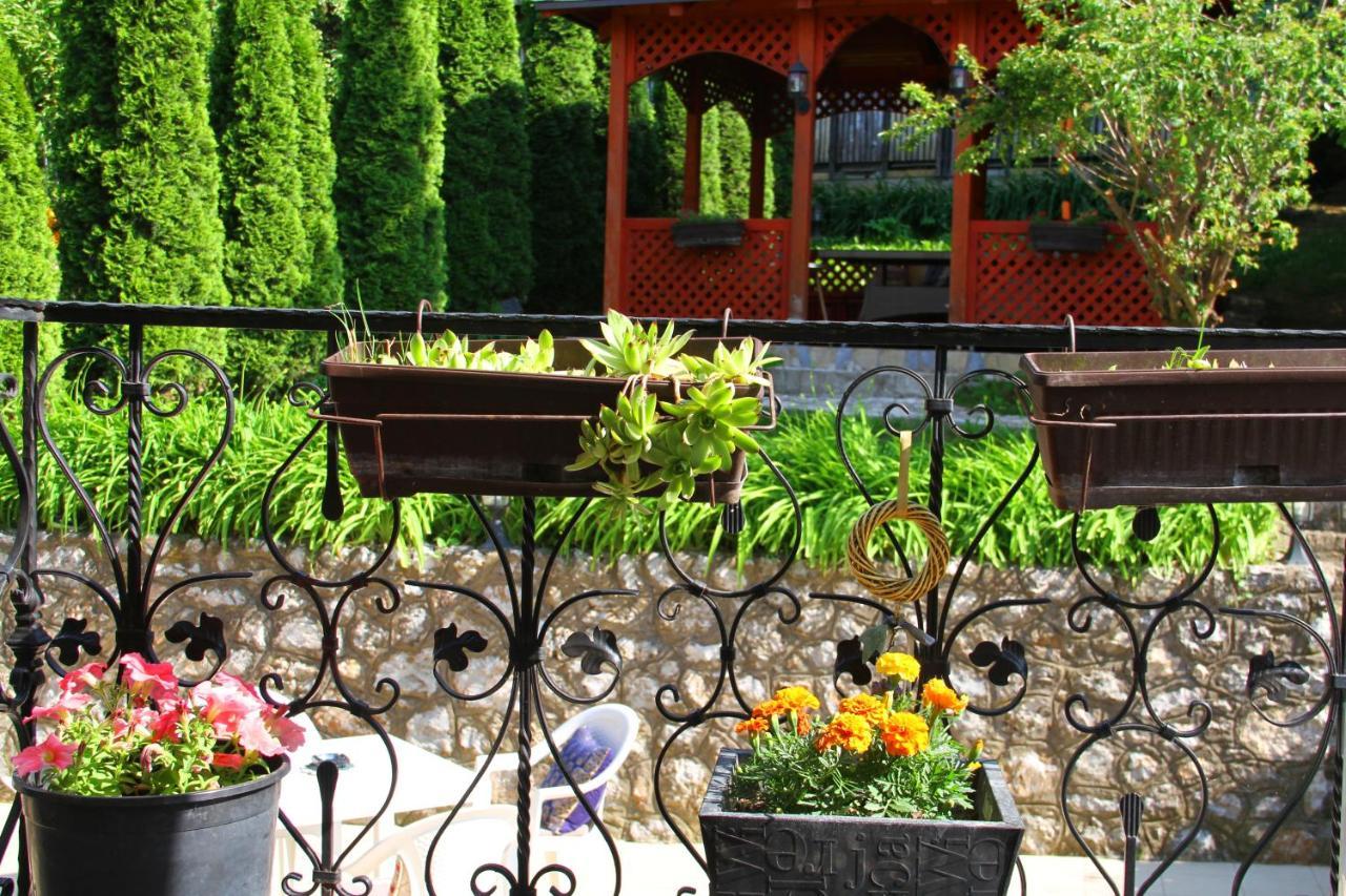 Downtown Green Oasis Apartments Sarajevo Ngoại thất bức ảnh