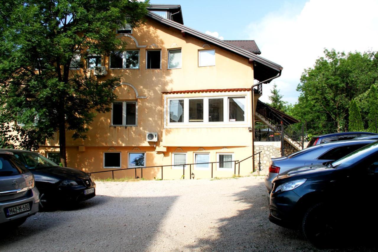 Downtown Green Oasis Apartments Sarajevo Ngoại thất bức ảnh